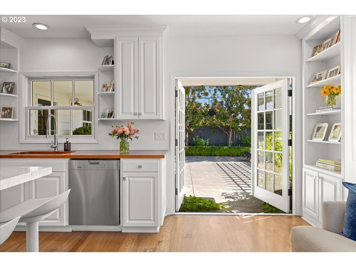 7470 Southwest Westgate Way Portland, OR 97225 - Photo 20 of 41 a kitchen with a sink and cabinets