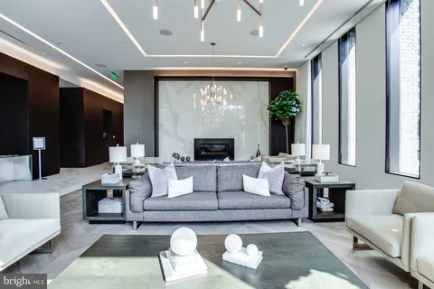 $729,900 | 1650 Silver Hill Drive, Unit 1703, McLean, VA 22102