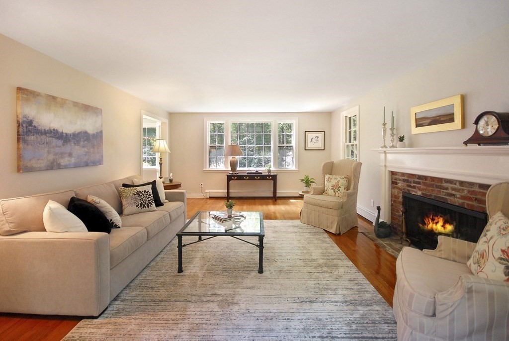 143 Hunters Ridge Road Concord, MA 01742 - Photo 5 of 41 Gallery Image 5
