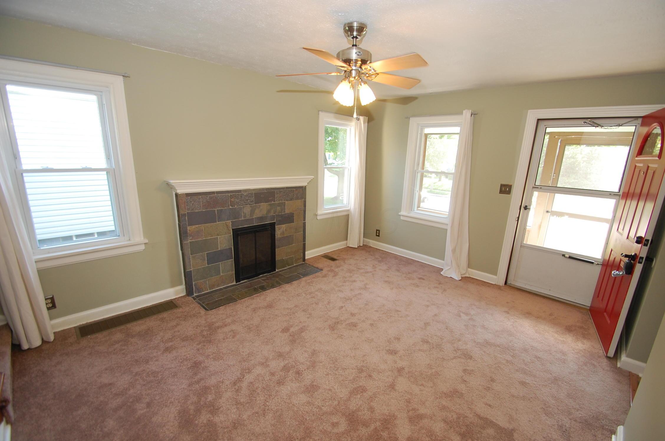 581 South Hampton Road Columbus, OH 43213 - Photo 3 of 19
