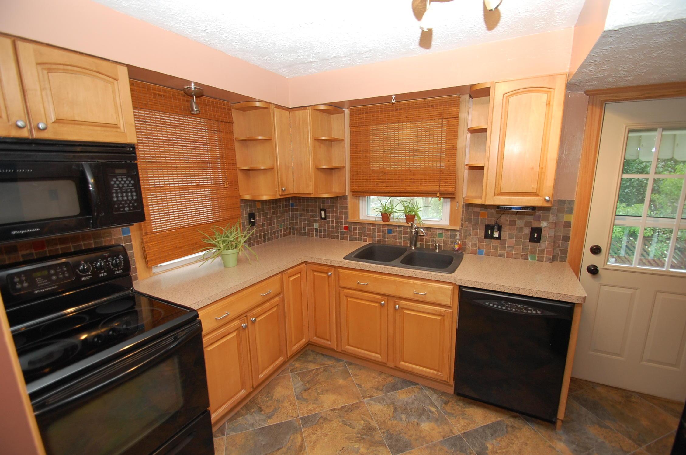 581 South Hampton Road Columbus, OH 43213 - Photo 8 of 19