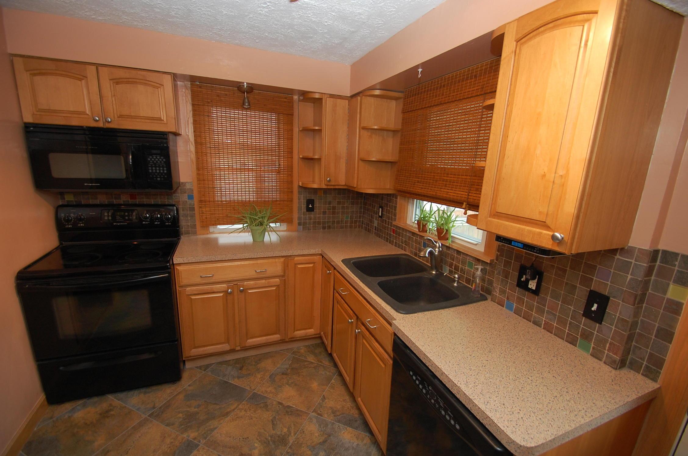 581 South Hampton Road Columbus, OH 43213 - Photo 9 of 19