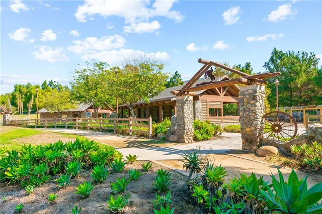 $2,350,000 | 10940 Tantlinger Drive, Tustin, CA 92782