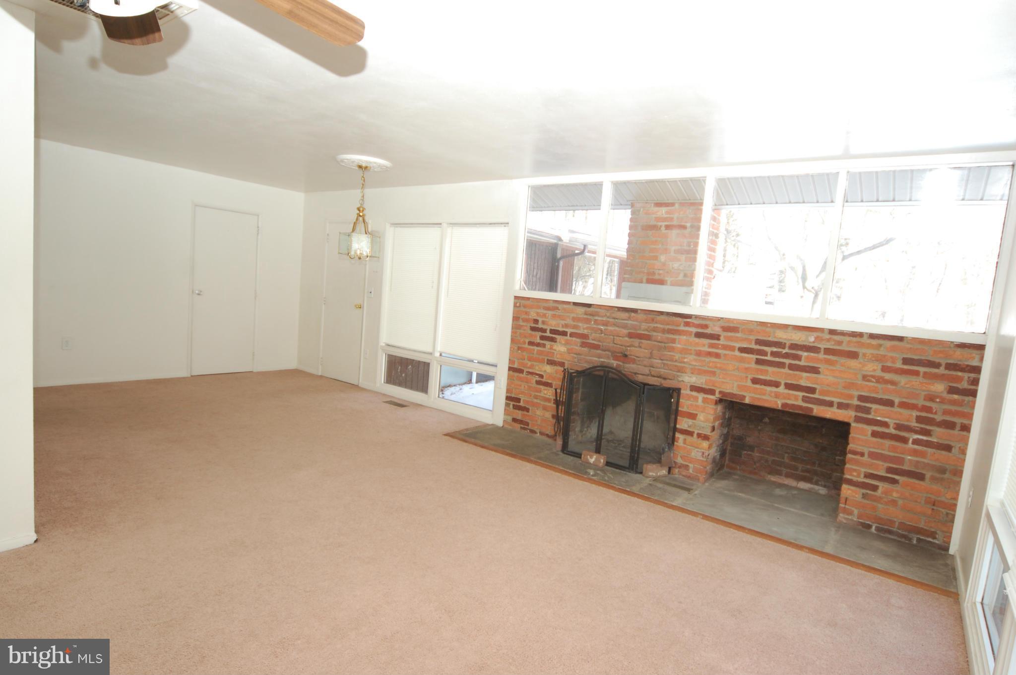 8885 Indian Springs Road Frederick, MD 21702 - Photo 5 of 9 Interior (General)
