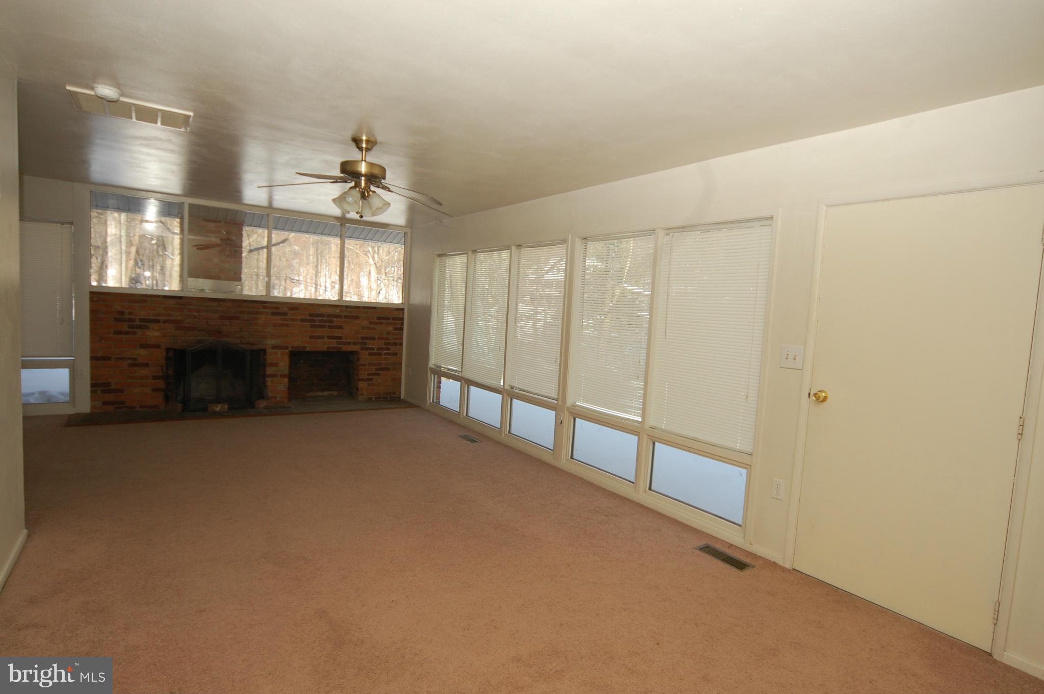 8885 Indian Springs Road Frederick, MD 21702 - Photo 6 of 9 Interior (General)