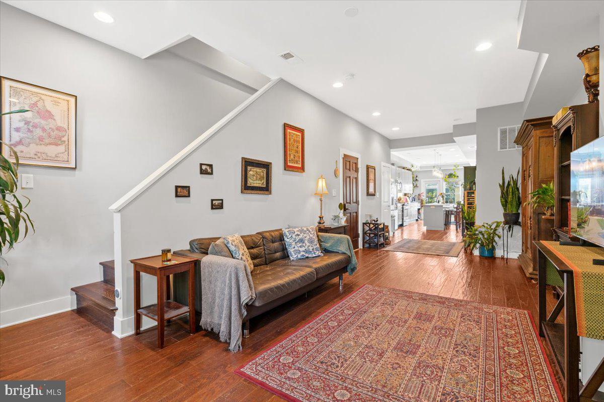 16 R Street Northwest, Unit 2 Washington, DC 20001 - Photo 14 of 32