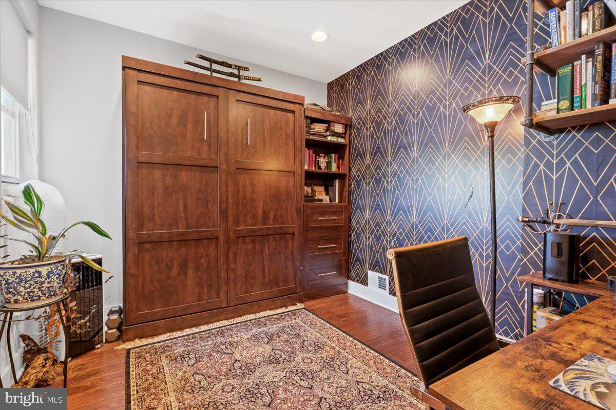 16 R Street Northwest, Unit 2 Washington, DC 20001 - Photo 16 of 32