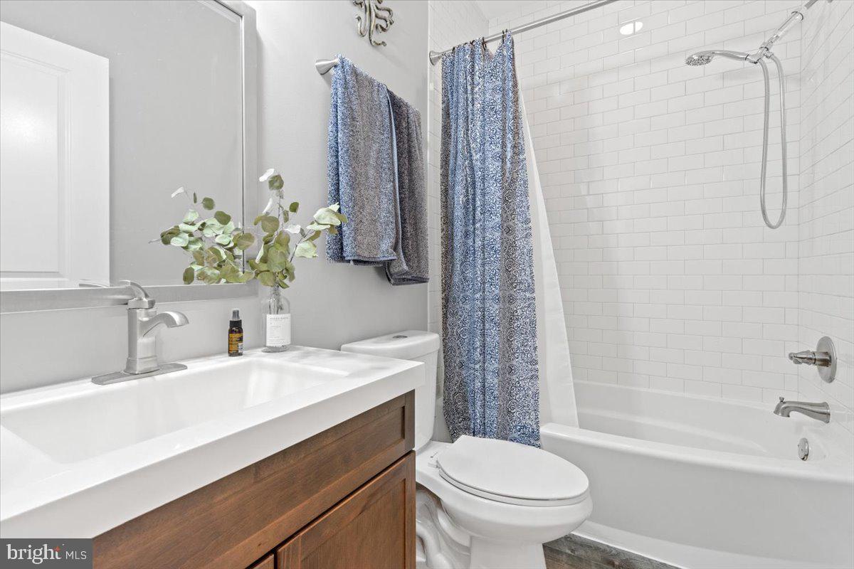 16 R Street Northwest, Unit 2 Washington, DC 20001 - Photo 18 of 32