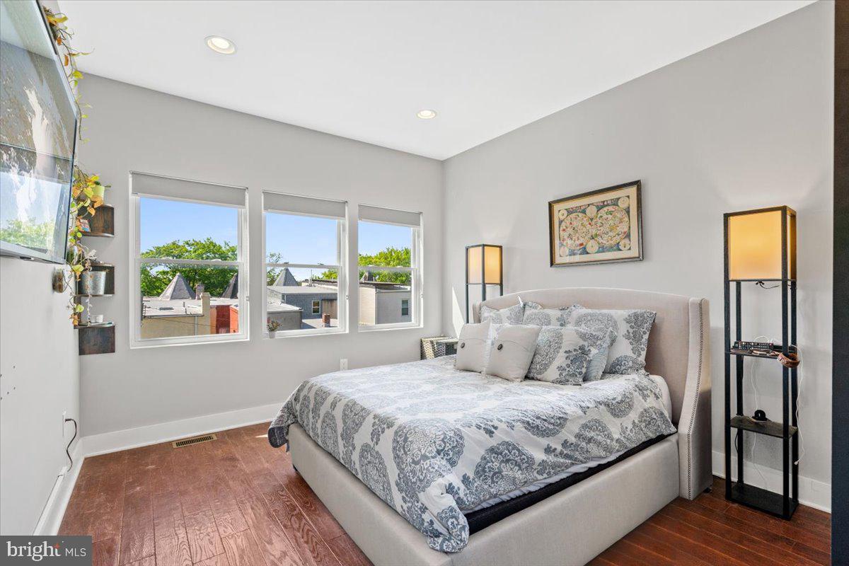 16 R Street Northwest, Unit 2 Washington, DC 20001 - Photo 19 of 32