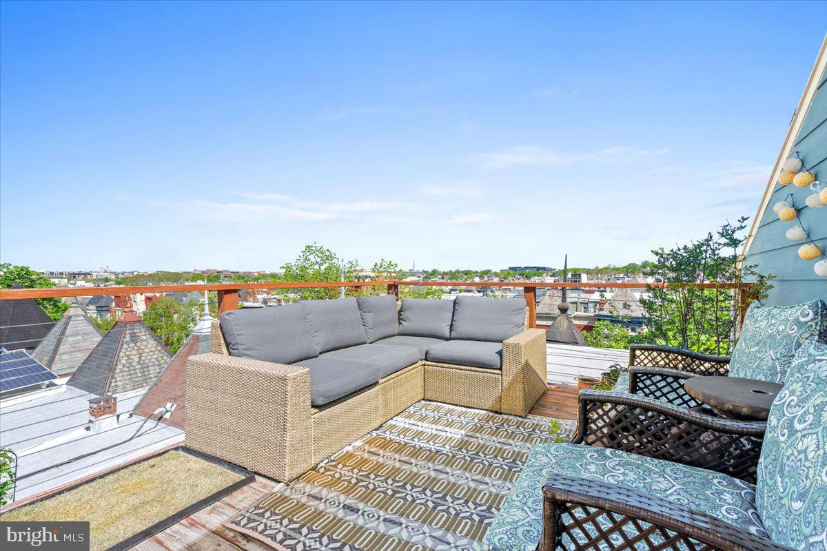 16 R Street Northwest, Unit 2 Washington, DC 20001 - Photo 22 of 32