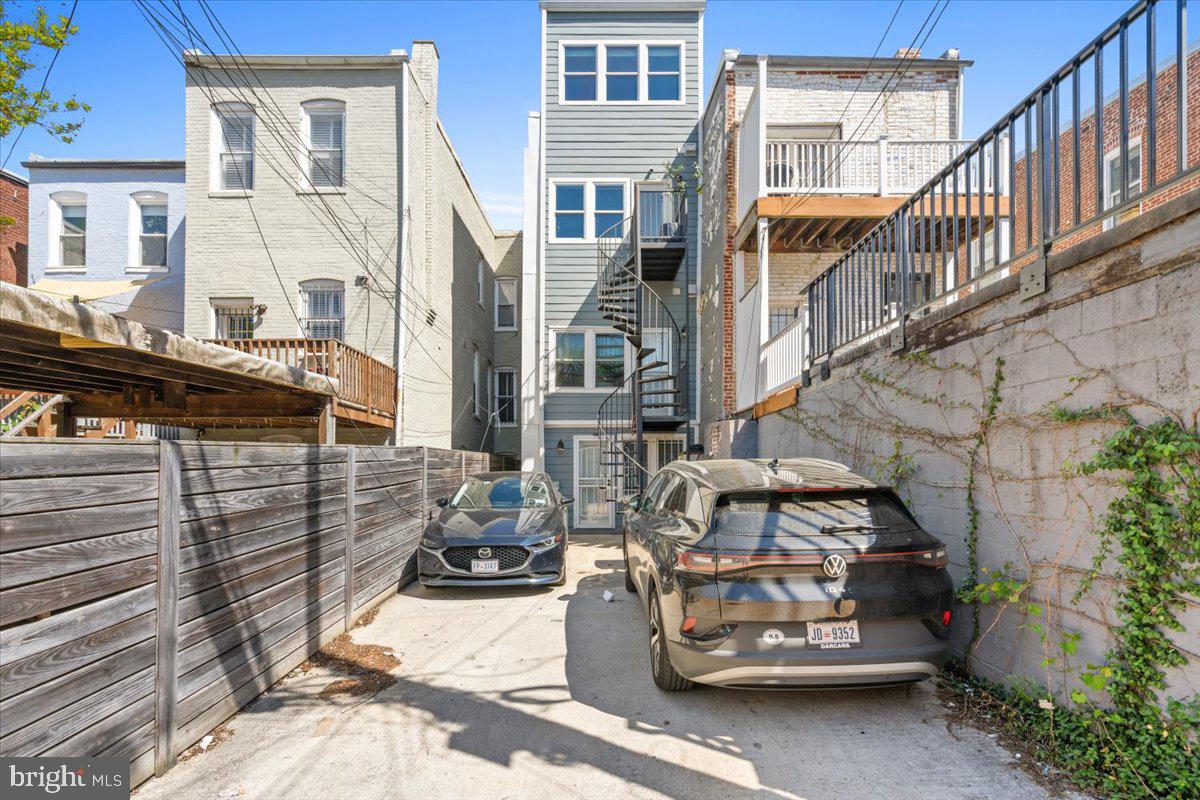 16 R Street Northwest, Unit 2 Washington, DC 20001 - Photo 27 of 32