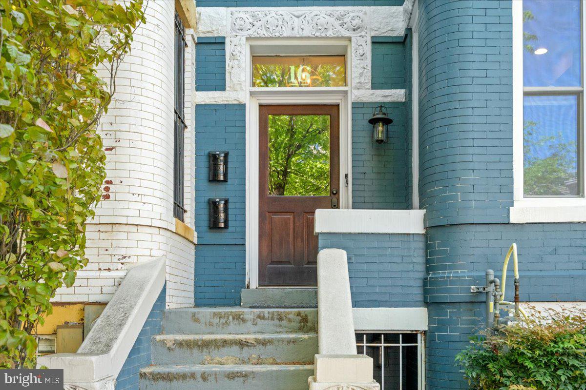 16 R Street Northwest, Unit 2 Washington, DC 20001 - Photo 28 of 32