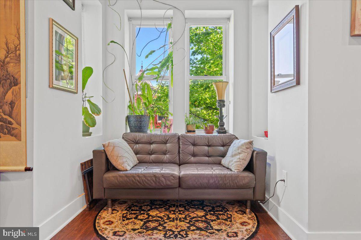 16 R Street Northwest, Unit 2 Washington, DC 20001 - Photo 4 of 32