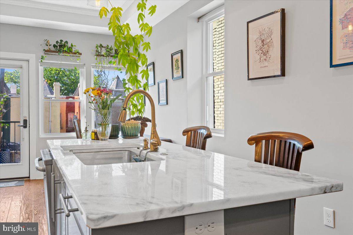 16 R Street Northwest, Unit 2 Washington, DC 20001 - Photo 10 of 32