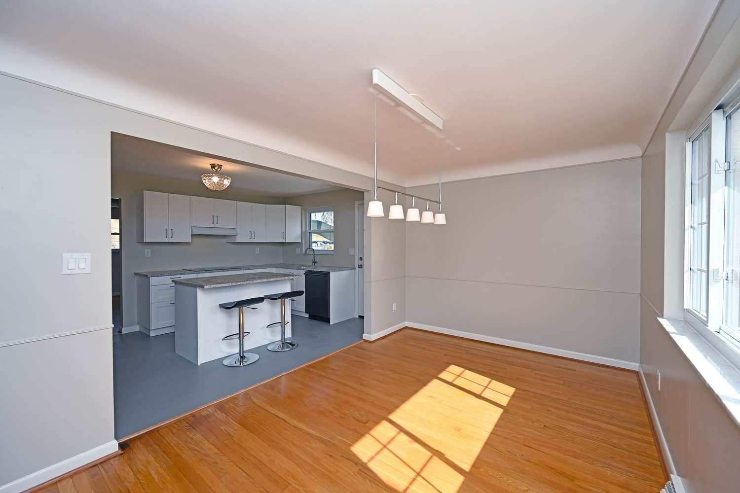 3158 Dickinson Road Cincinnati, OH 45211 - Photo 9 of 31 Gallery Image 9