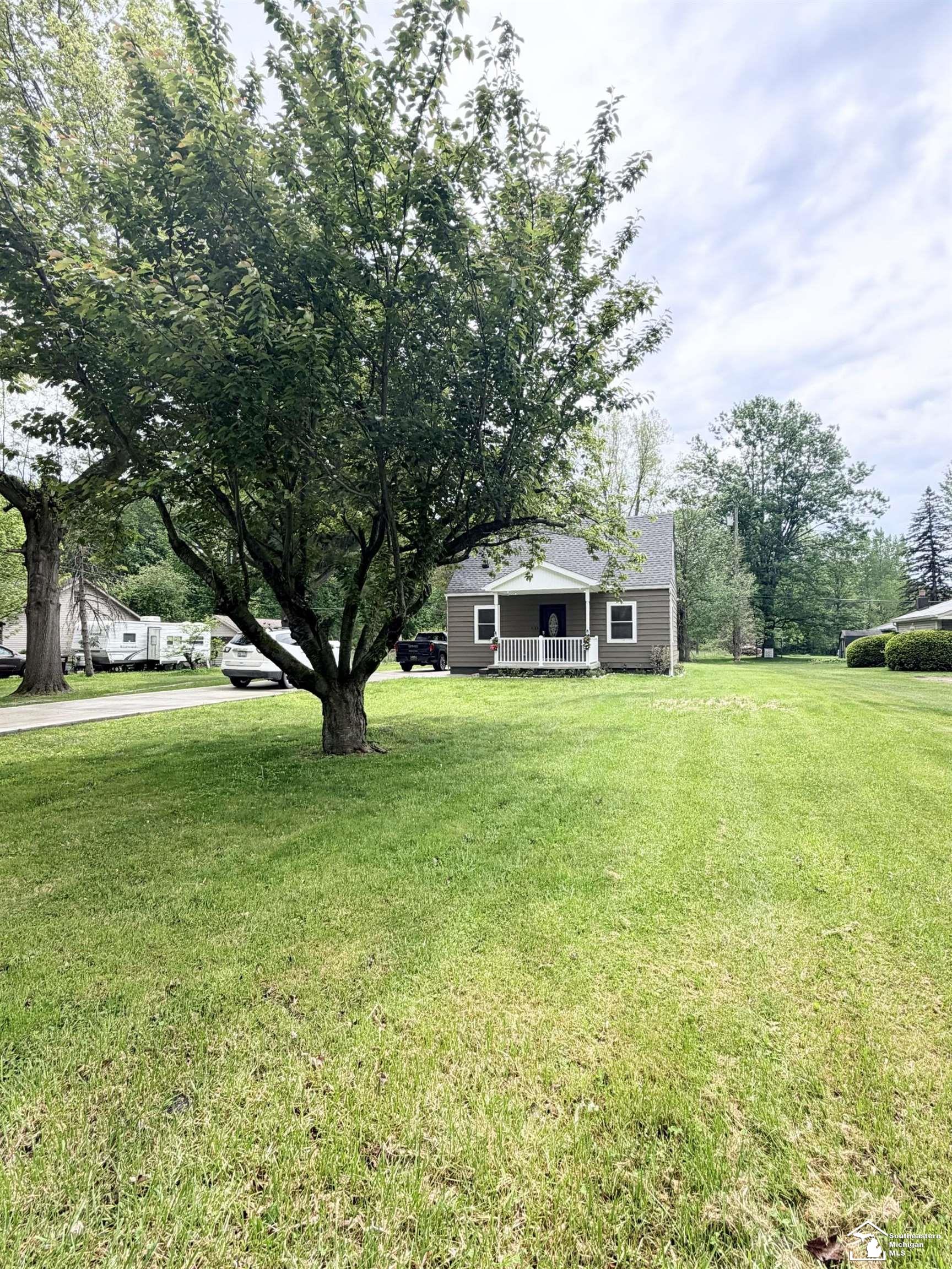 533 Center Street Carleton, MI 48117 - Photo 4 of 20