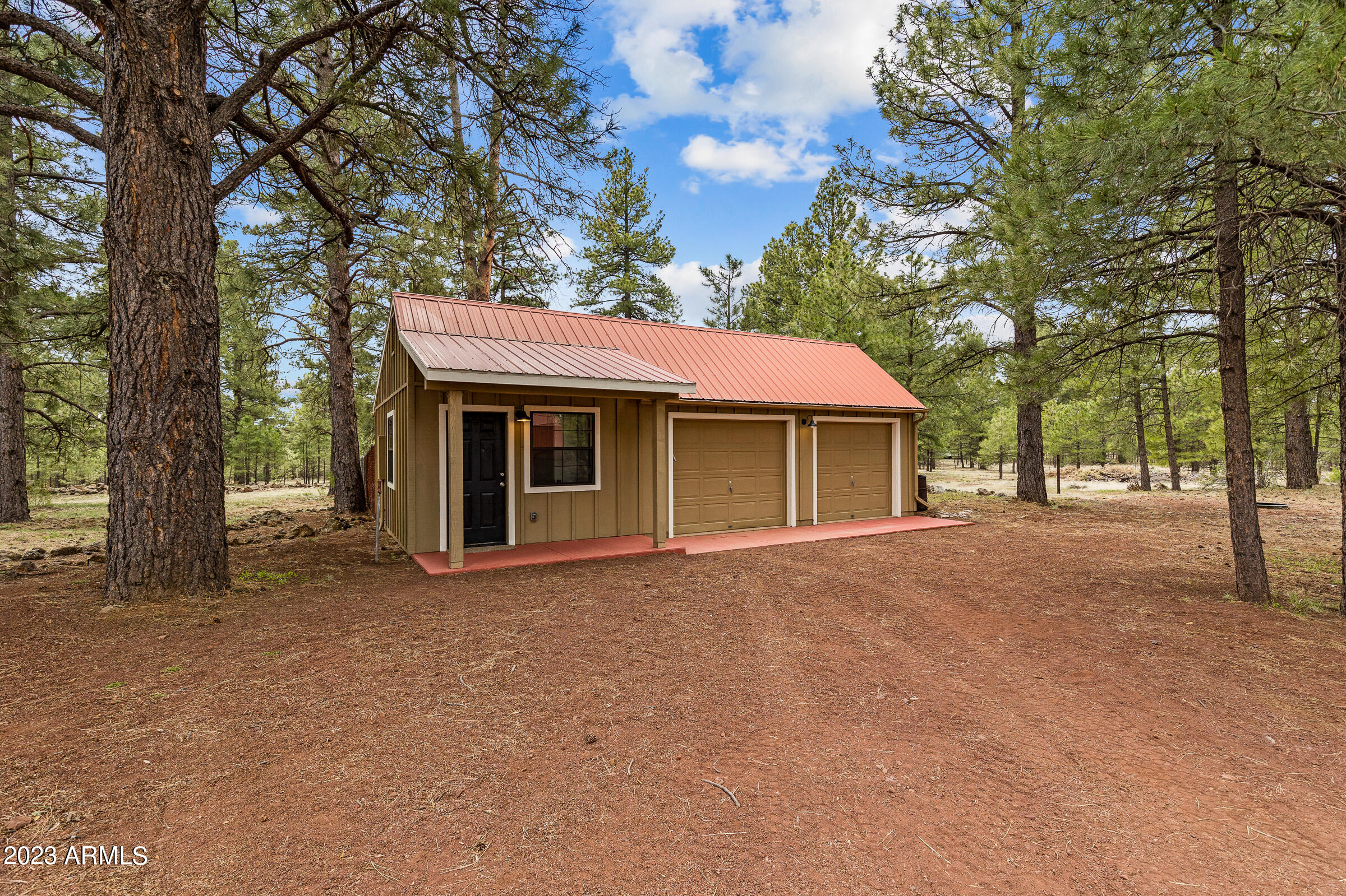 356 East Park Road Parks, AZ 86018 - Photo 30 of 47 Garage