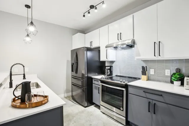 $2,900 | 2505 Thornton Road, Unit 1107, Austin, TX 78704