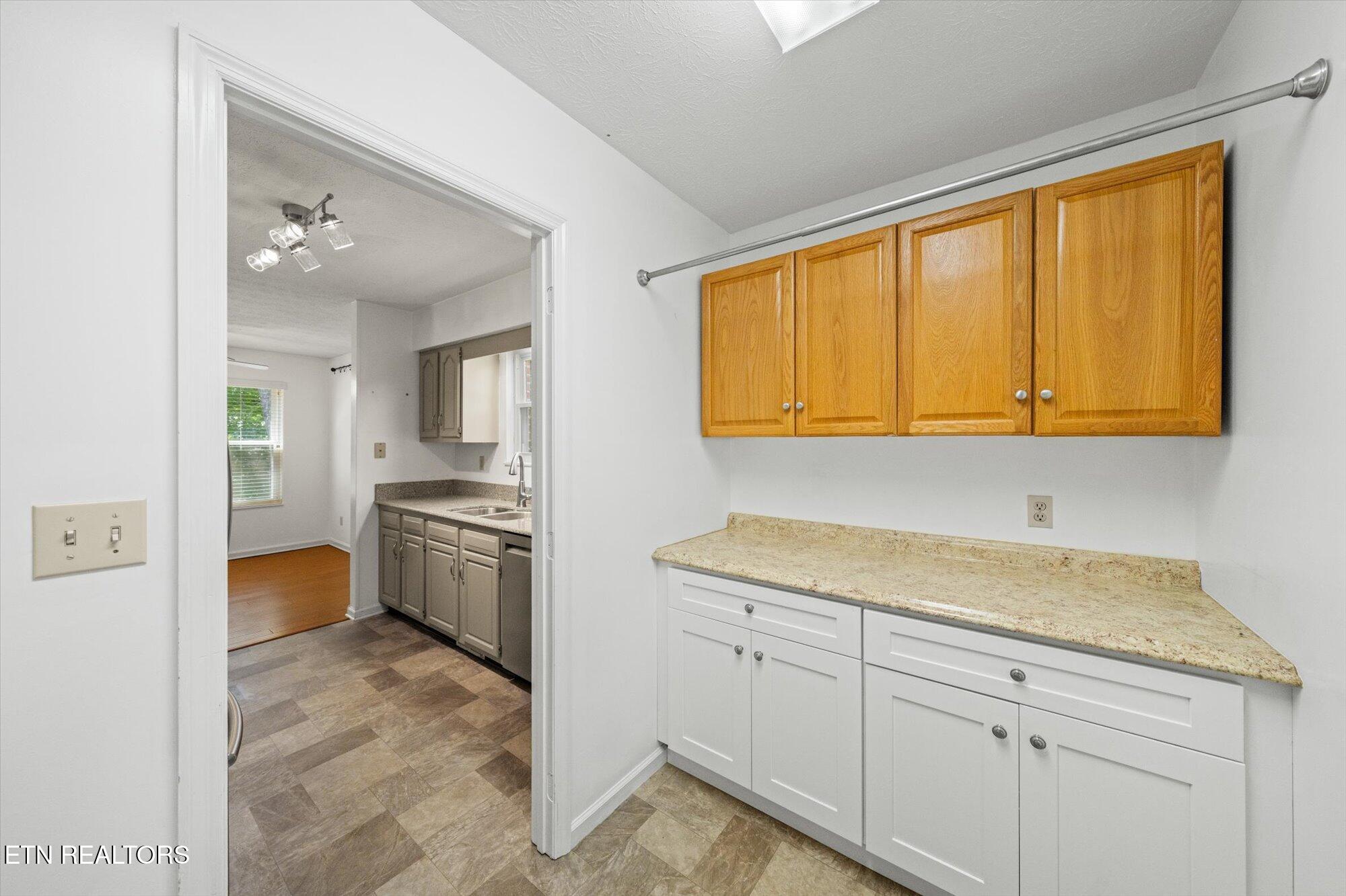103 Chester Lane Oak Ridge, TN 37830 - Photo 11 of 28 17-103-Chester-Ln-Oak-Ridge-TN-17
