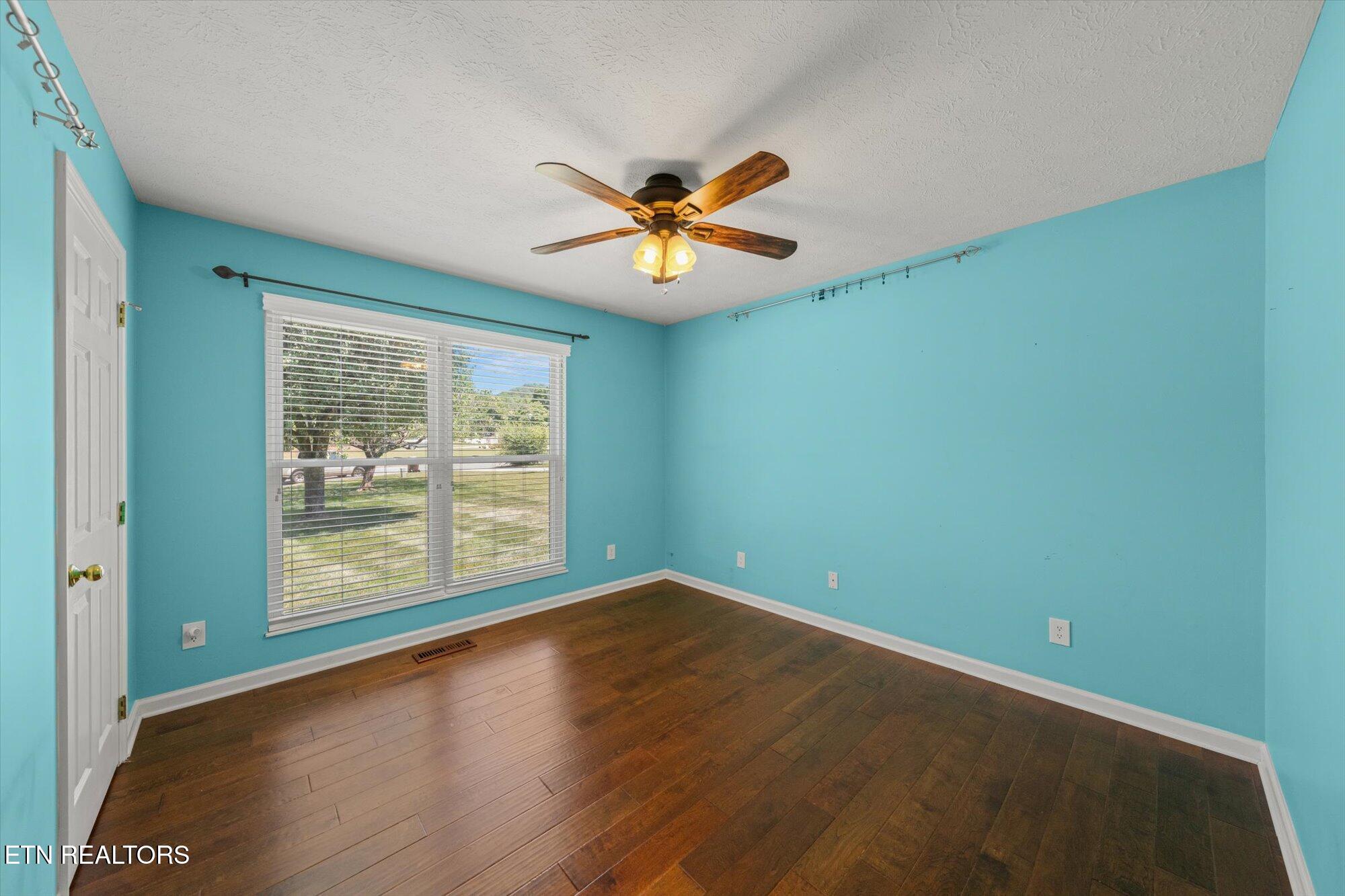 103 Chester Lane Oak Ridge, TN 37830 - Photo 18 of 28 24-103-Chester-Ln-Oak-Ridge-TN-24
