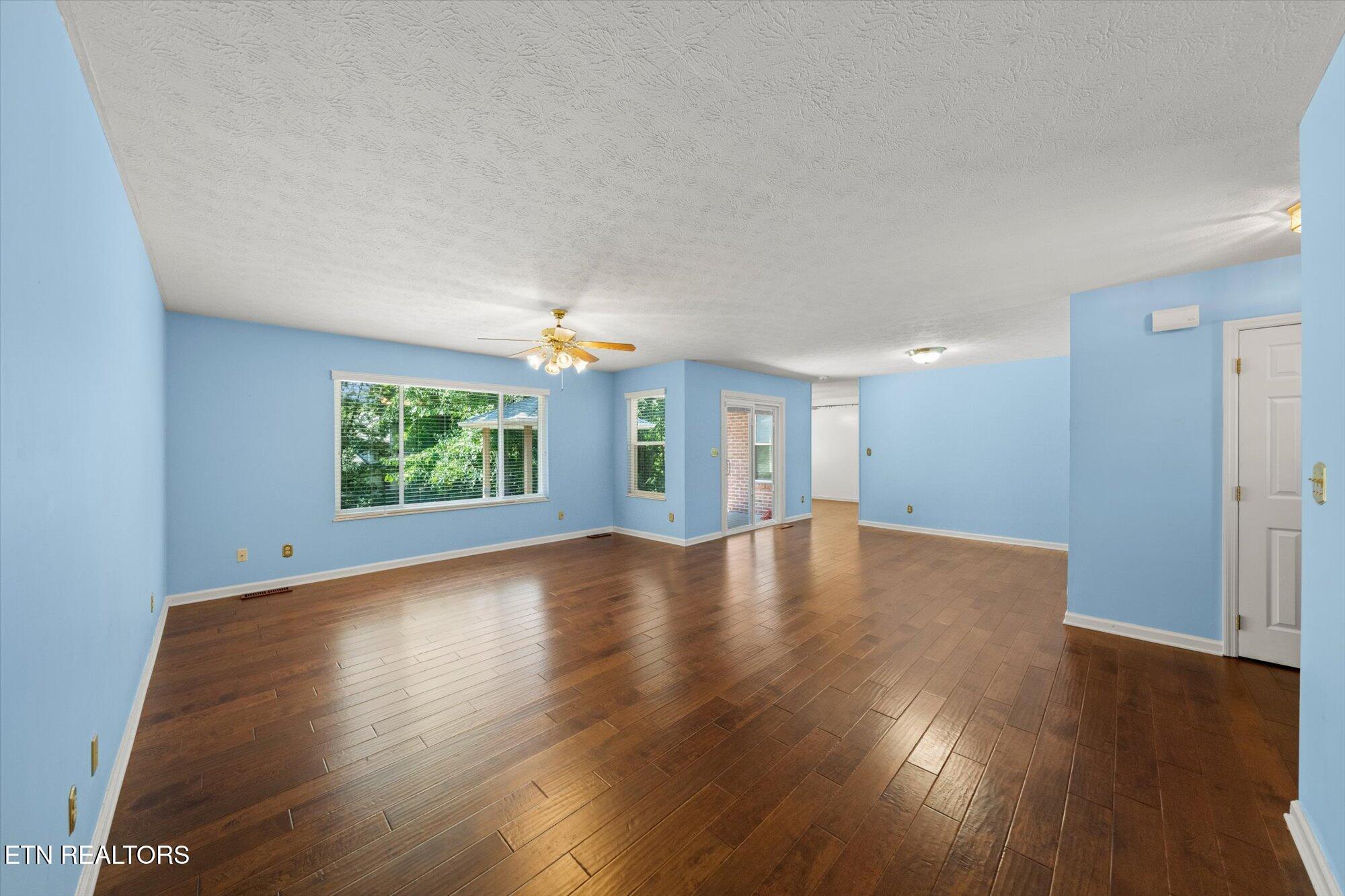 103 Chester Lane Oak Ridge, TN 37830 - Photo 4 of 28 07-103-Chester-Ln-Oak-Ridge-TN-7