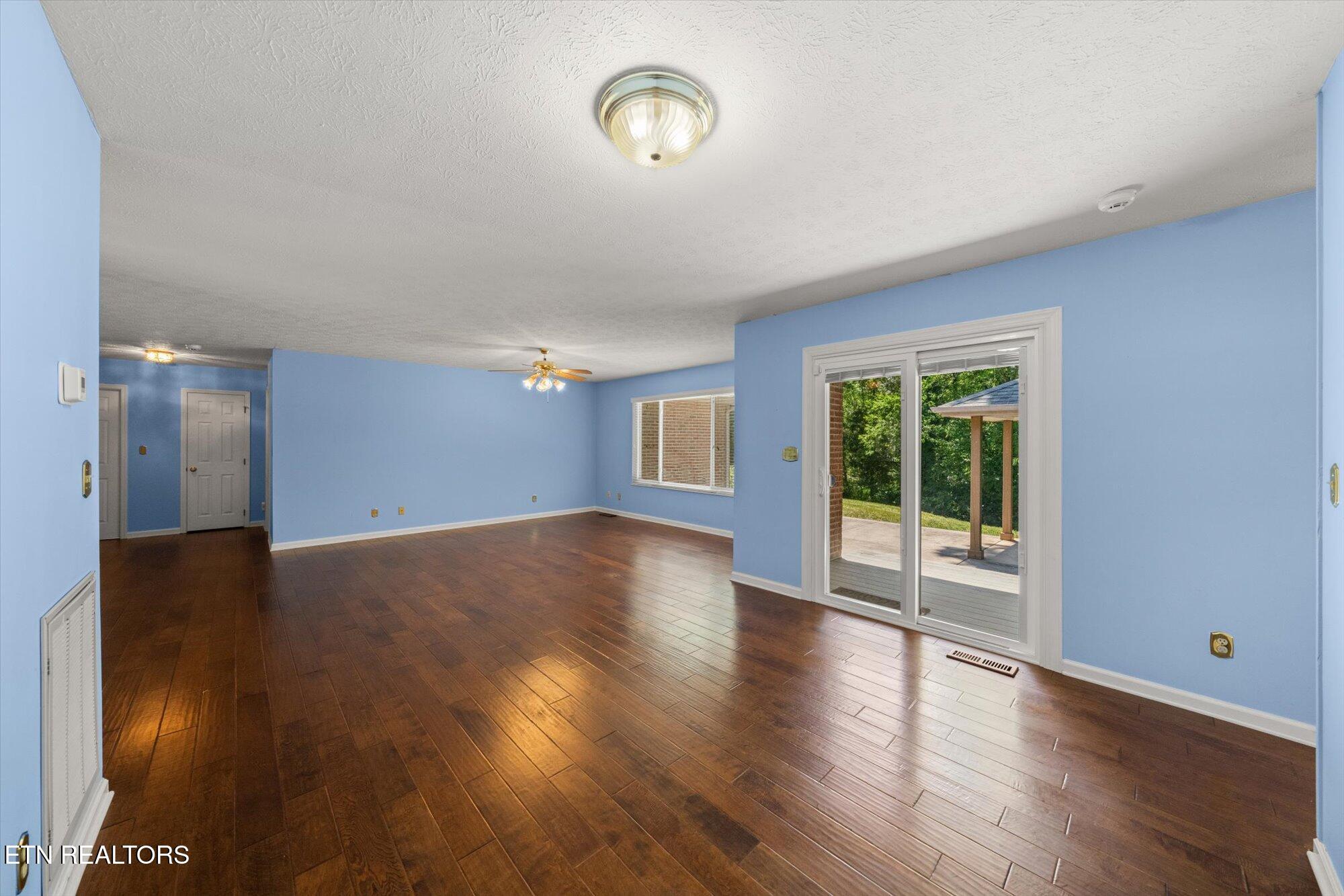 103 Chester Lane Oak Ridge, TN 37830 - Photo 6 of 28 11-103-Chester-Ln-Oak-Ridge-TN-11