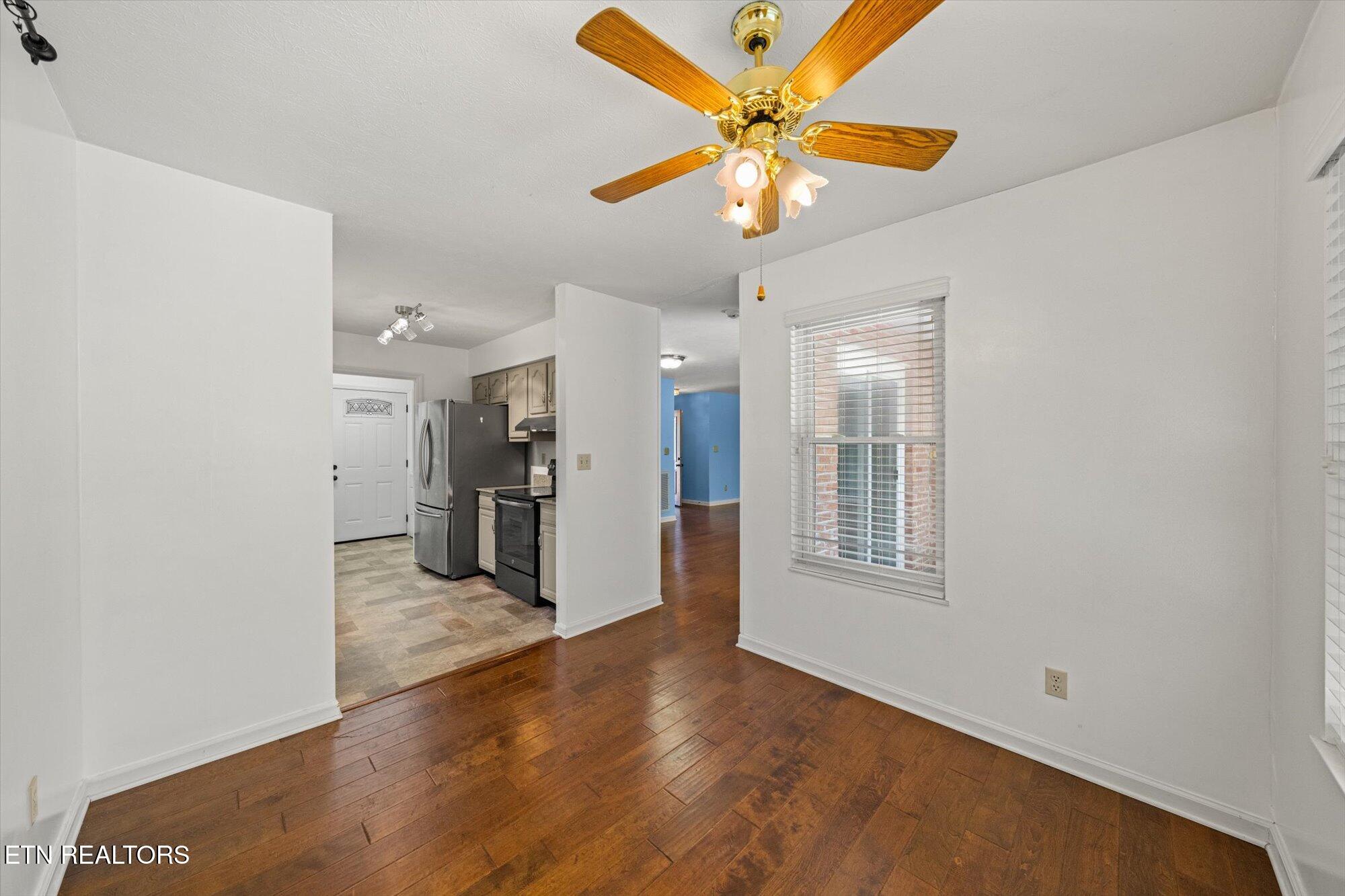 103 Chester Lane Oak Ridge, TN 37830 - Photo 8 of 28 13-103-Chester-Ln-Oak-Ridge-TN-13