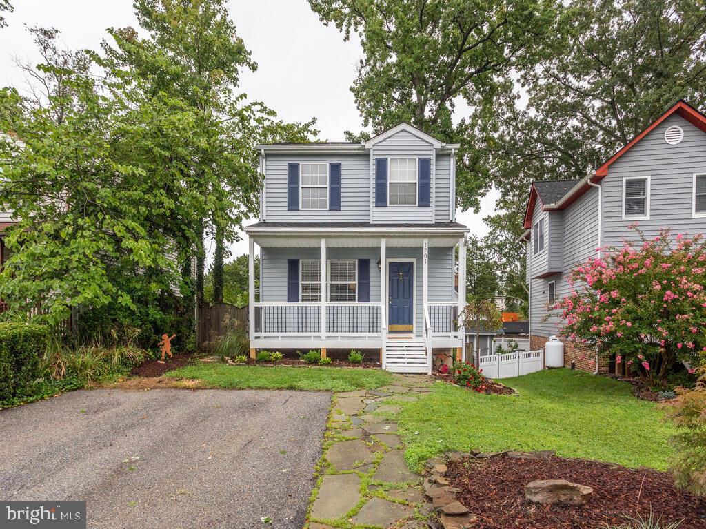 1701 Midland Road Edgewater, MD 21037 - Photo 3 of 72 Adorable front porch!
