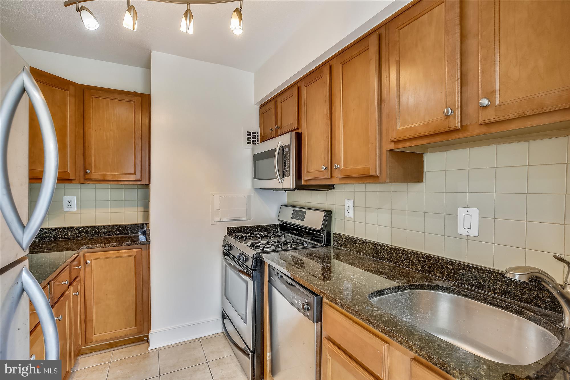 1220 Blair Mill Road, Unit 209 Silver Spring, MD 20910 - Photo 13 of 40