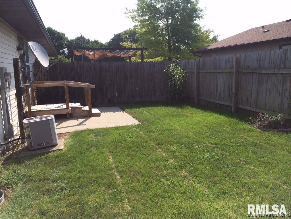 124 Agustus Lane Springfield, IL 62703 - Photo 11 of 23 Gallery Image 11