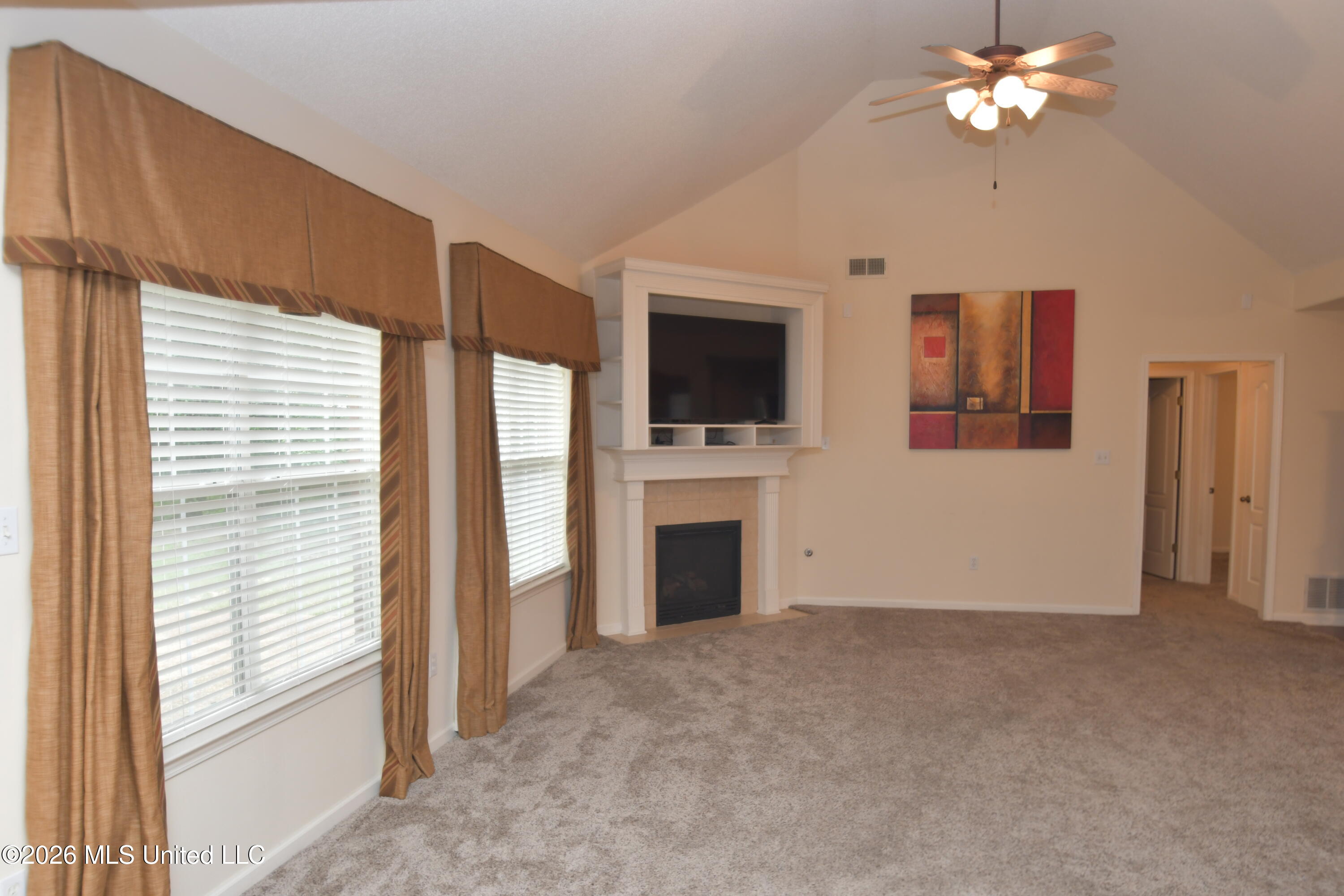 616 Ridge View Drive Hernando, MS 38632 - Photo 3 of 27 Corner Gas Fireplace