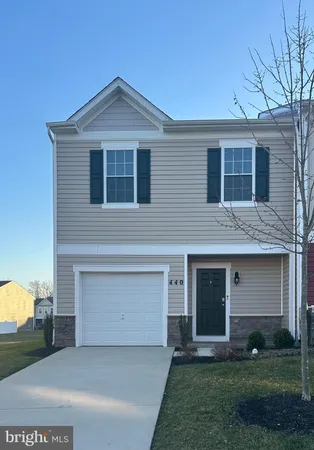 $1,950 | 440 Locust Run Drive, York, PA 17404