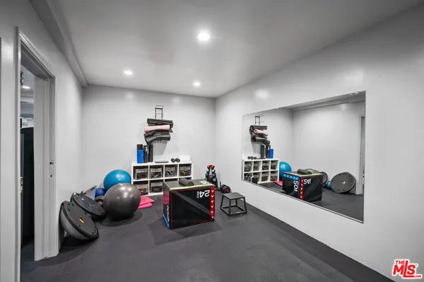 $575,000 | 6605 Green Valley Circle, Unit 109, Culver City, CA 90230