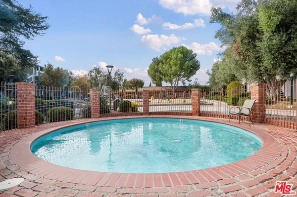 $575,000 | 6605 Green Valley Circle, Unit 109, Culver City, CA 90230