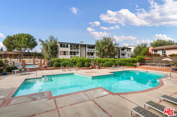 $575,000 | 6605 Green Valley Circle, Unit 109, Culver City, CA 90230