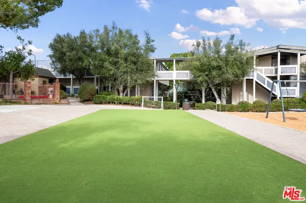 $575,000 | 6605 Green Valley Circle, Unit 109, Culver City, CA 90230