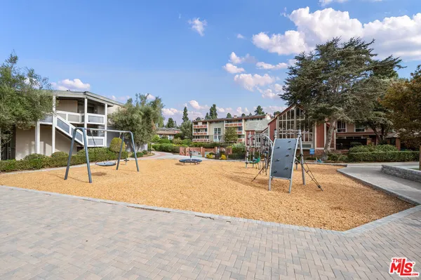 $575,000 | 6605 Green Valley Circle, Unit 109, Culver City, CA 90230