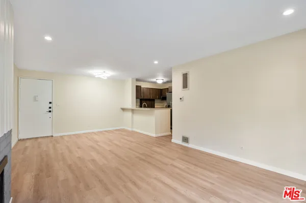 $575,000 | 6605 Green Valley Circle, Unit 109, Culver City, CA 90230