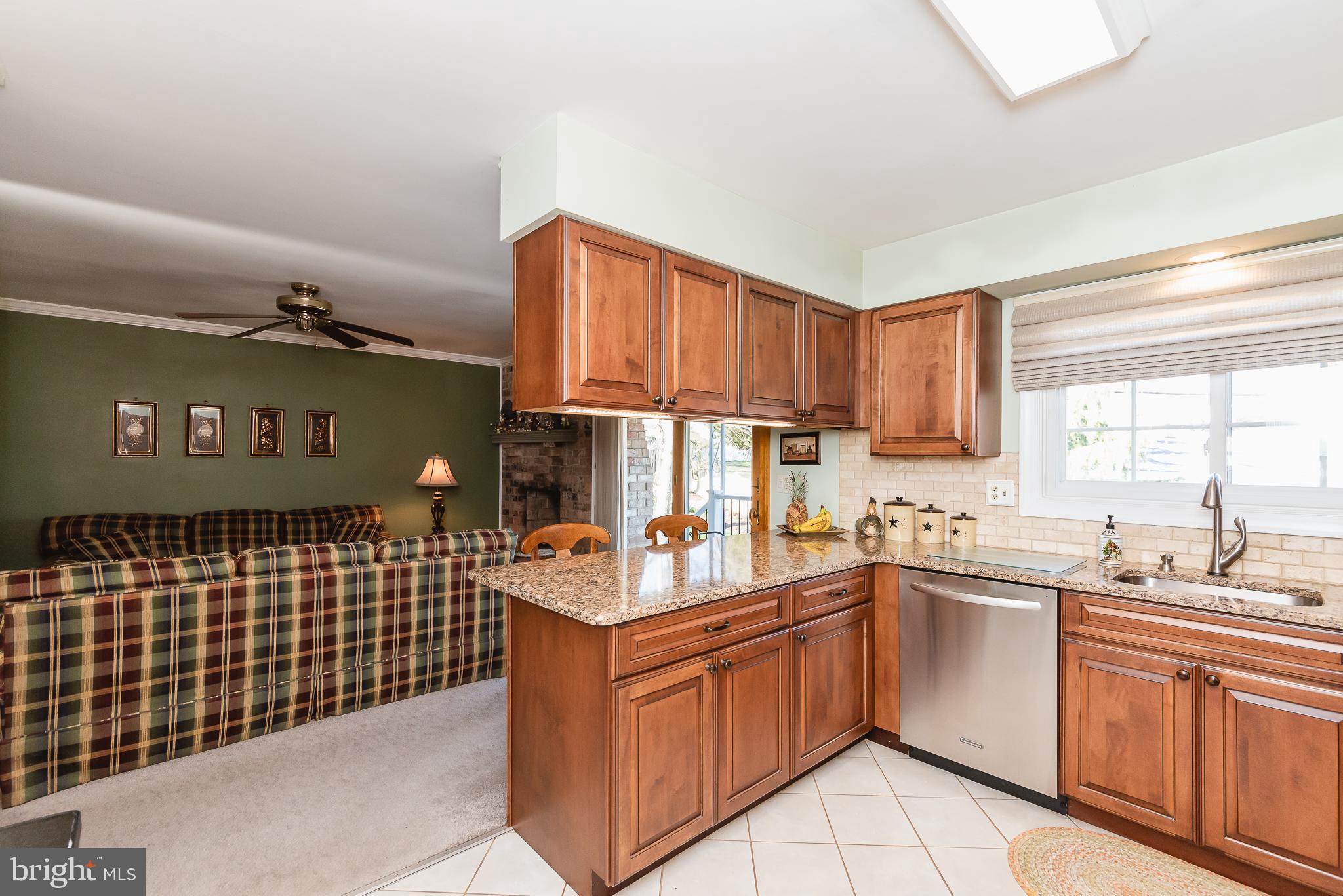 8633 Delegge Road Baltimore, MD 21237 - Photo 29 of 58 Breakfast Bar