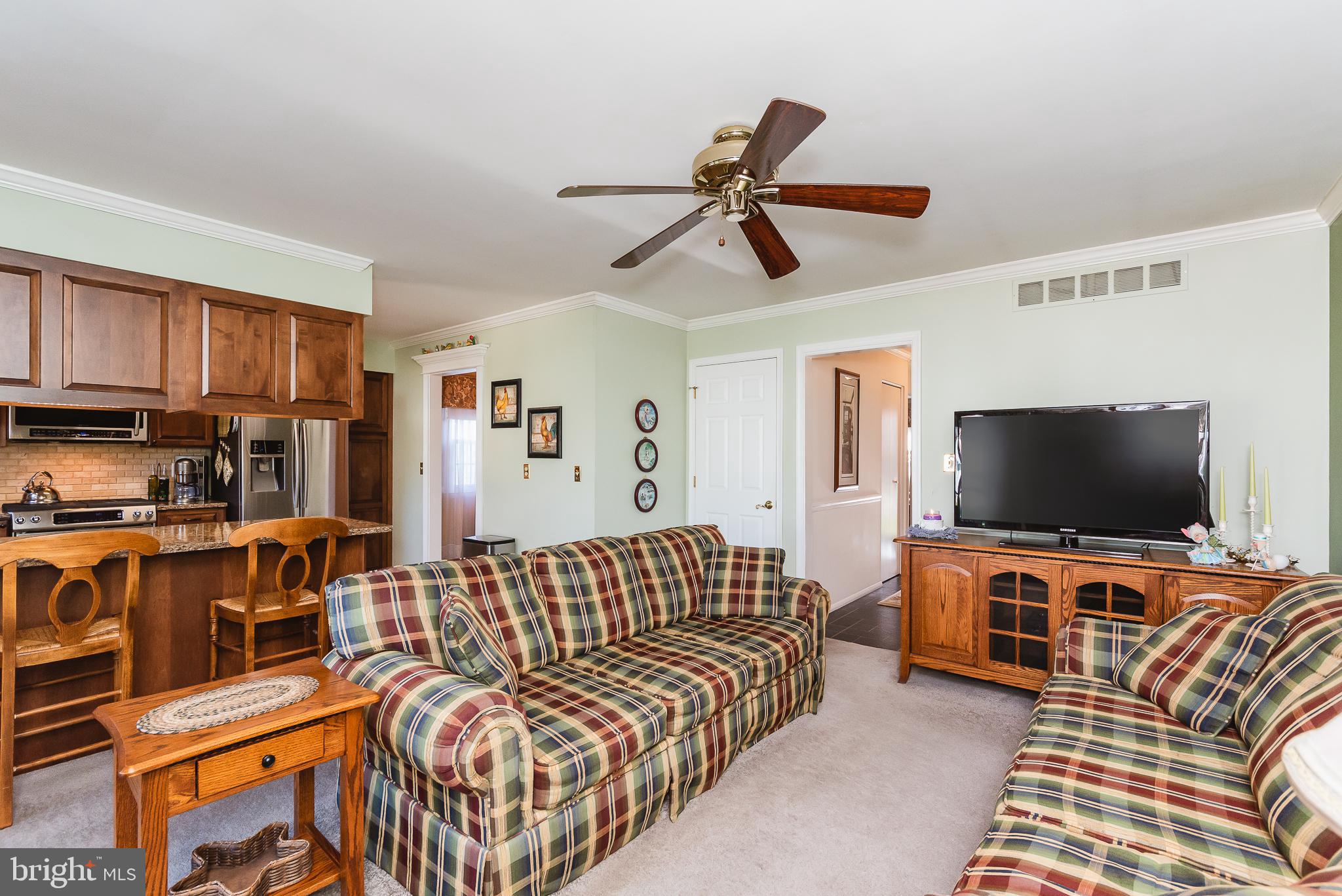 8633 Delegge Road Baltimore, MD 21237 - Photo 30 of 58 Family Room/Kitchen