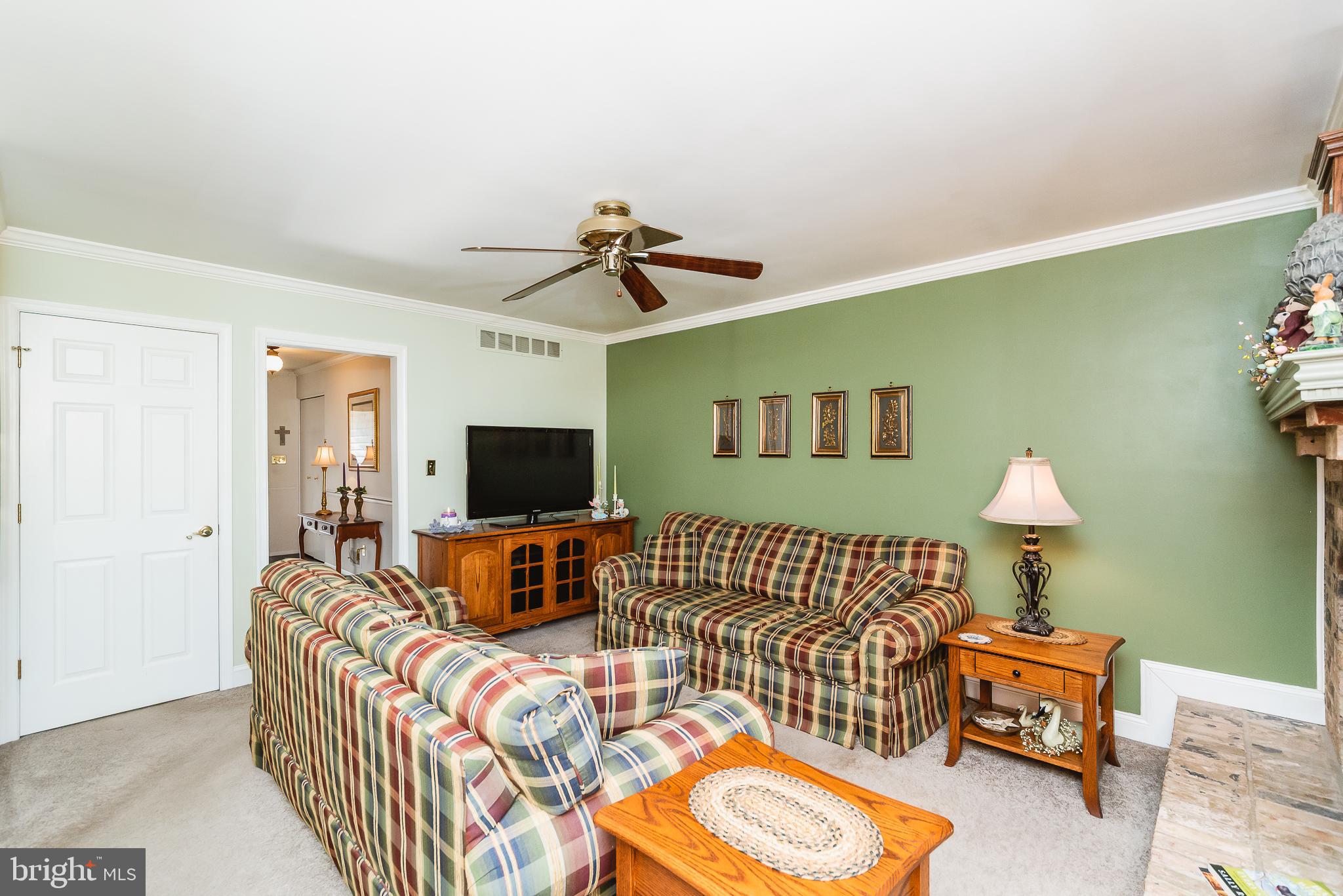 8633 Delegge Road Baltimore, MD 21237 - Photo 33 of 58 Family Room off Kitchen