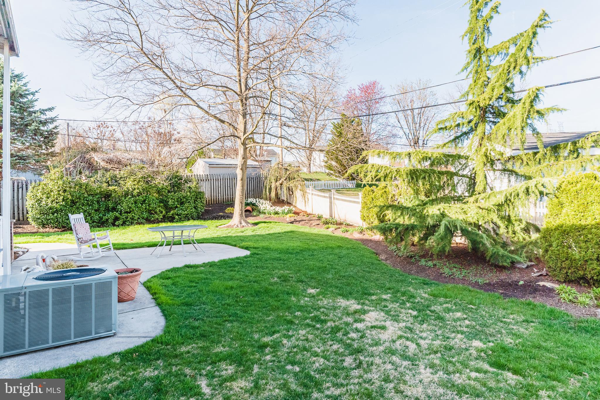 8633 Delegge Road Baltimore, MD 21237 - Photo 10 of 58 Beautiful Landscaping