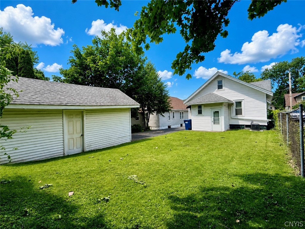132 Winthrop Road Syracuse, NY 13206 - Photo 5 of 29