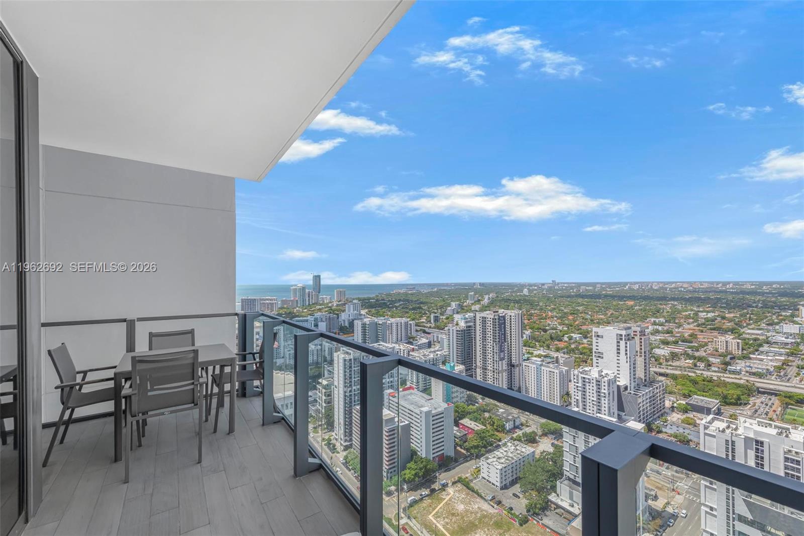 88 Southwest 7th Street, Unit 3806 Miami, FL 33130 - Photo 15 of 24 Open and breathtaking views