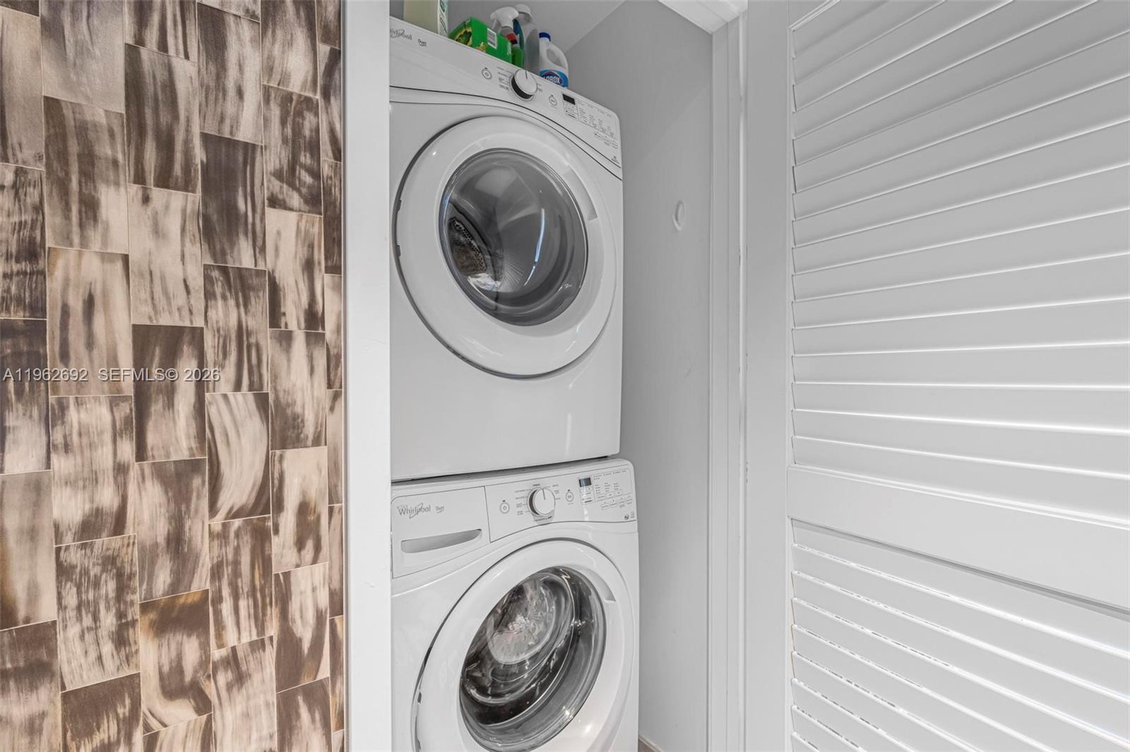 88 Southwest 7th Street, Unit 3806 Miami, FL 33130 - Photo 17 of 24 Laundry closet