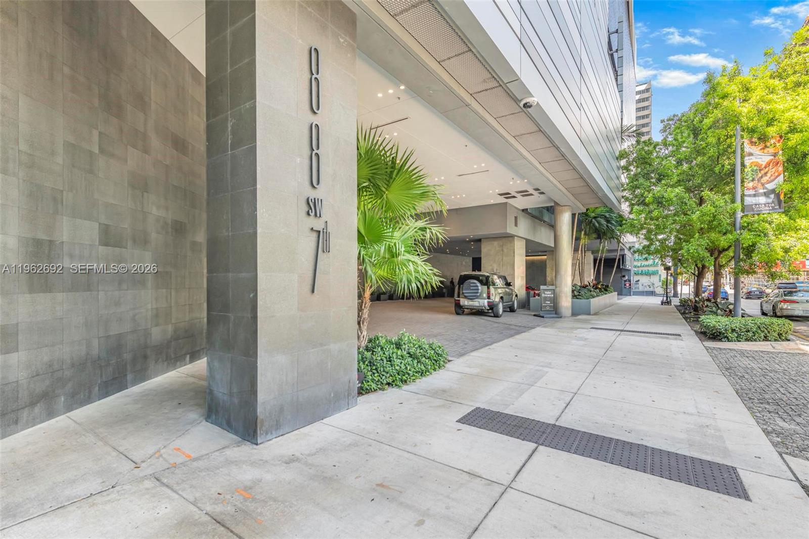 88 Southwest 7th Street, Unit 3806 Miami, FL 33130 - Photo 20 of 24 Rise building entrance