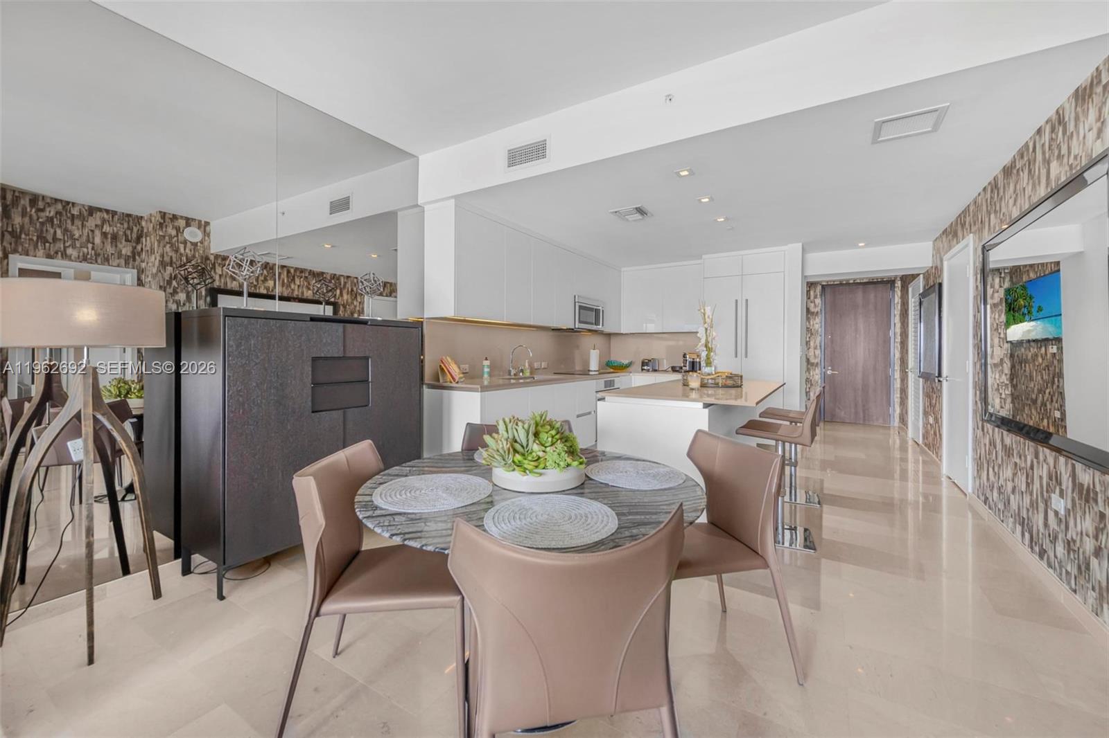 88 Southwest 7th Street, Unit 3806 Miami, FL 33130 - Photo 6 of 24 Perfectly decorated by Stephen G