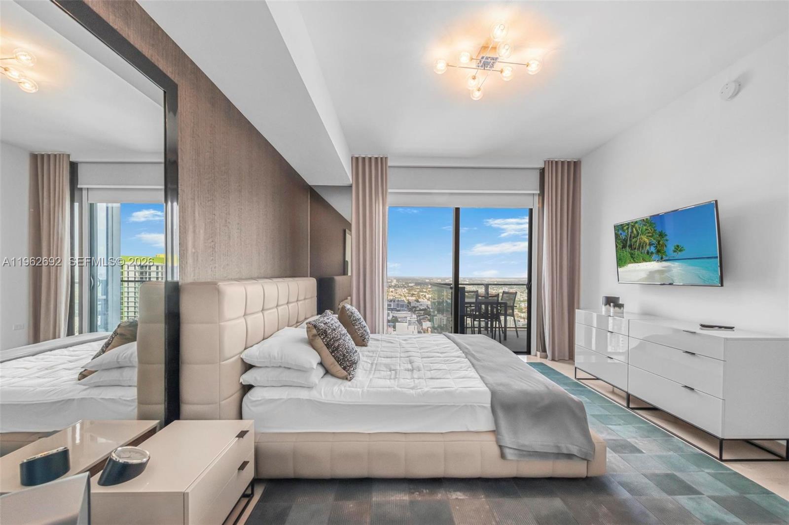 88 Southwest 7th Street, Unit 3806 Miami, FL 33130 - Photo 7 of 24 Very spacious and very well furnished