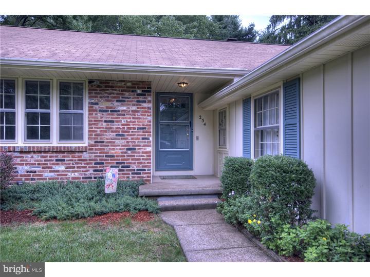 254 Red Stone Ridge Cherry Hill, NJ 08034 - Photo 4 of 25