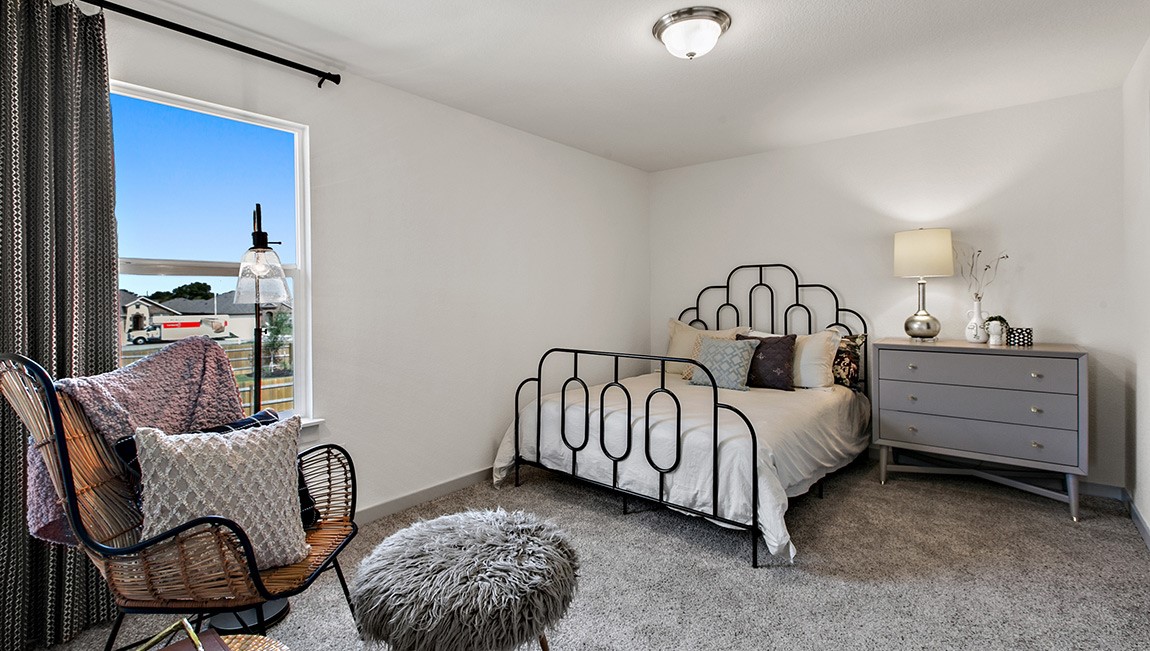 4712 Oxgang Drive Pflugerville, TX 78660 - Photo 30 of 33 a living room with furniture